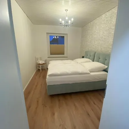 Sylt: Messe-/business-/fewo Duesseldorf Chata Hilden